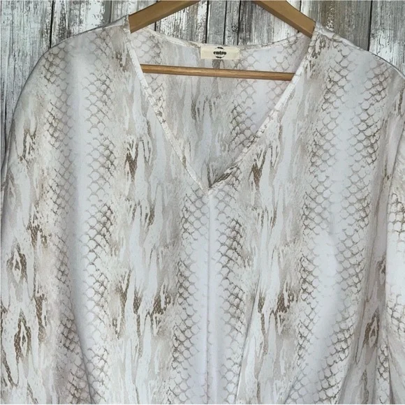 Entro Cream Oversized Snake Print Blouse - Picture 4 of 5
